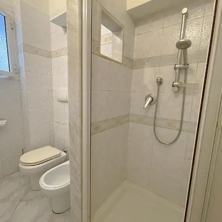Appartement Maria Teresa Ii - Refined Living With Excellent Links - Via Alessandria Rome