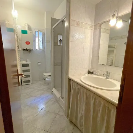 Appartamento Maria Teresa Ii - Refined Living With Excellent Links - Via Alessandria - Quartiere Trieste
